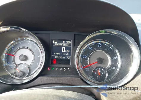 2015 Chrysler Town & Country Touring-L z USA, uszkodzony, nr VIN 2C4RC1CG6FR617950